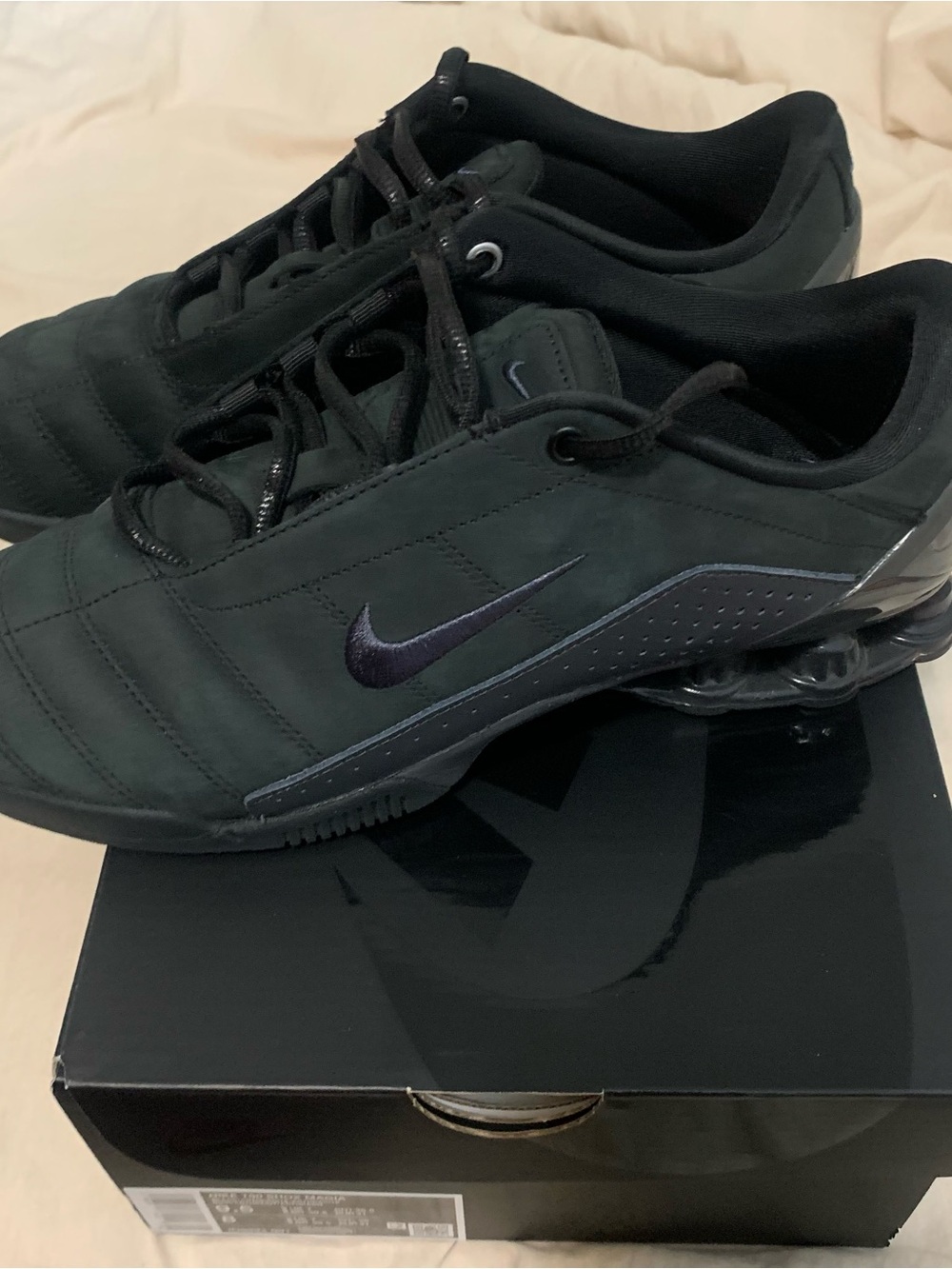 Nike
Black Women S Total 90 Shox Magia Sneakers / Anthracite